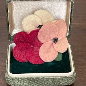 Felt brooch